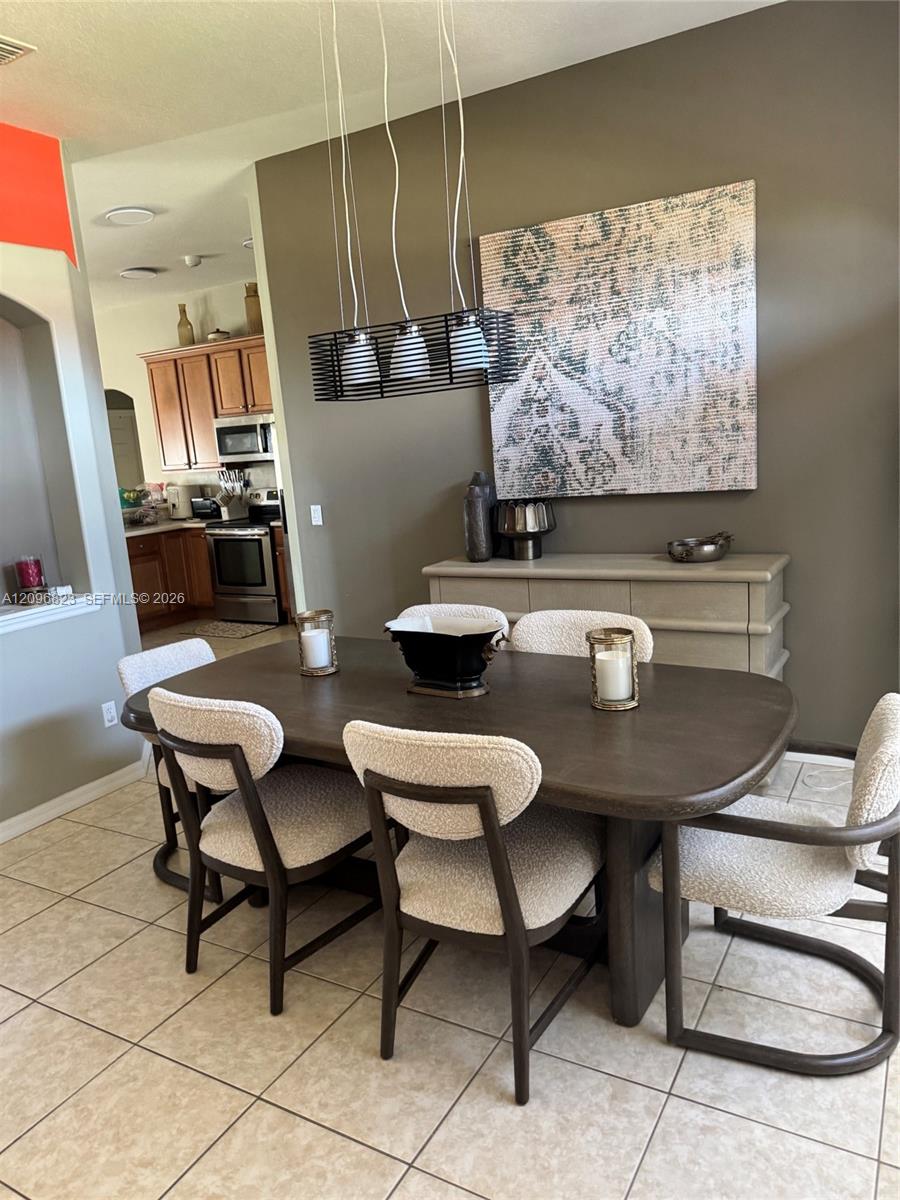 1058 SW Calmar Ave, Port St. Lucie