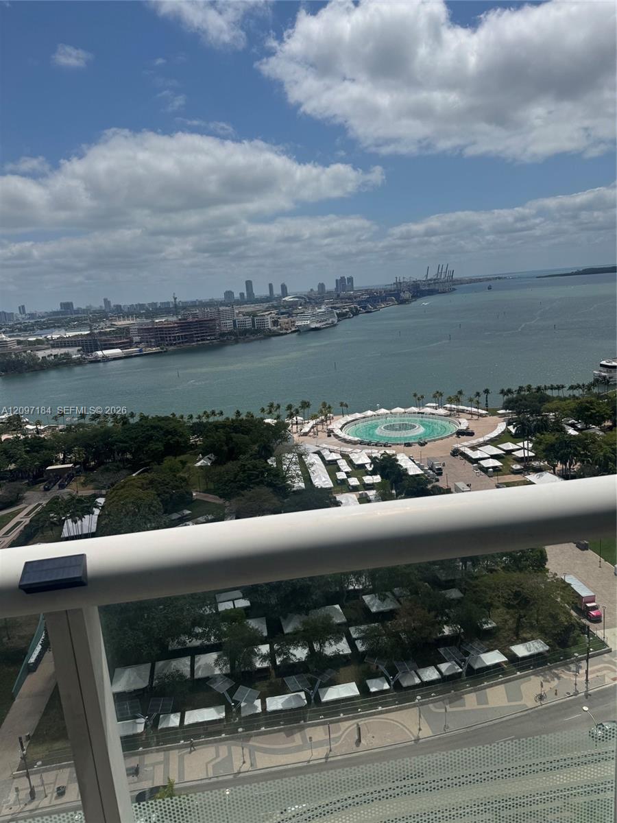 50 Biscayne Blvd # 2906