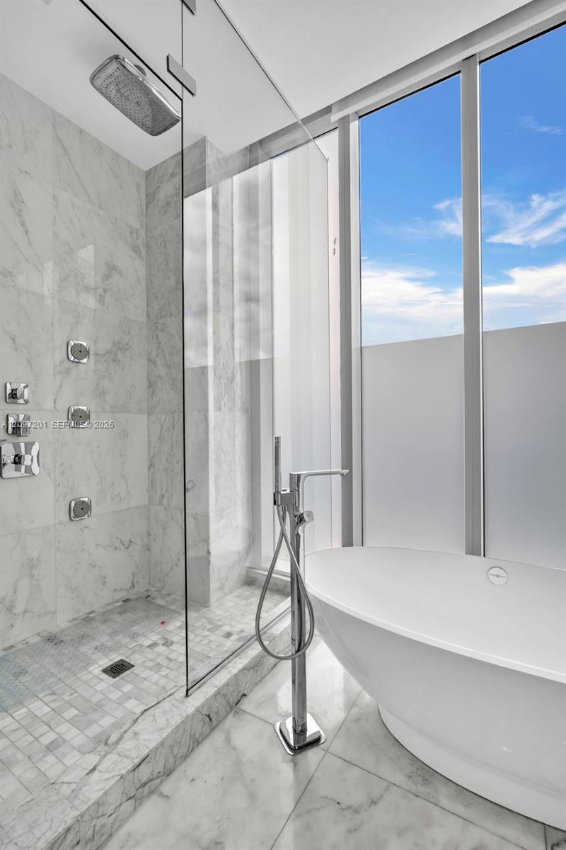 9501 Collins Ave # 1