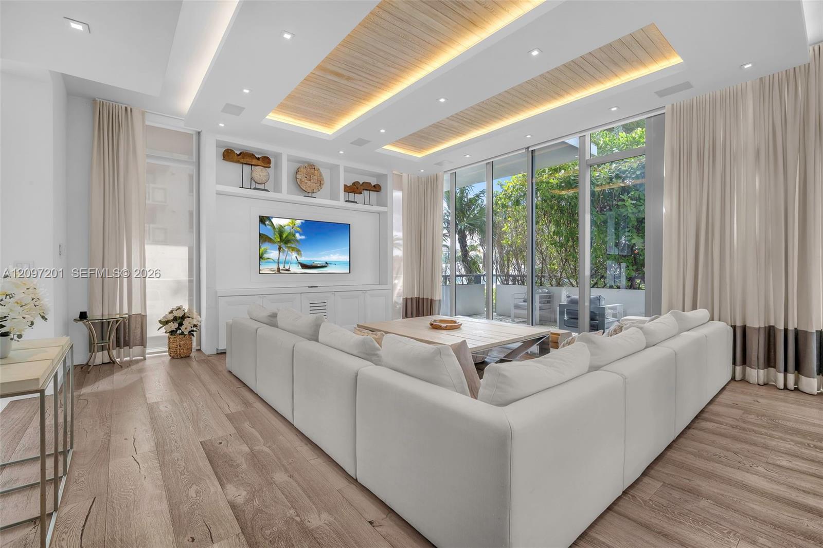 9501 Collins Ave # 1