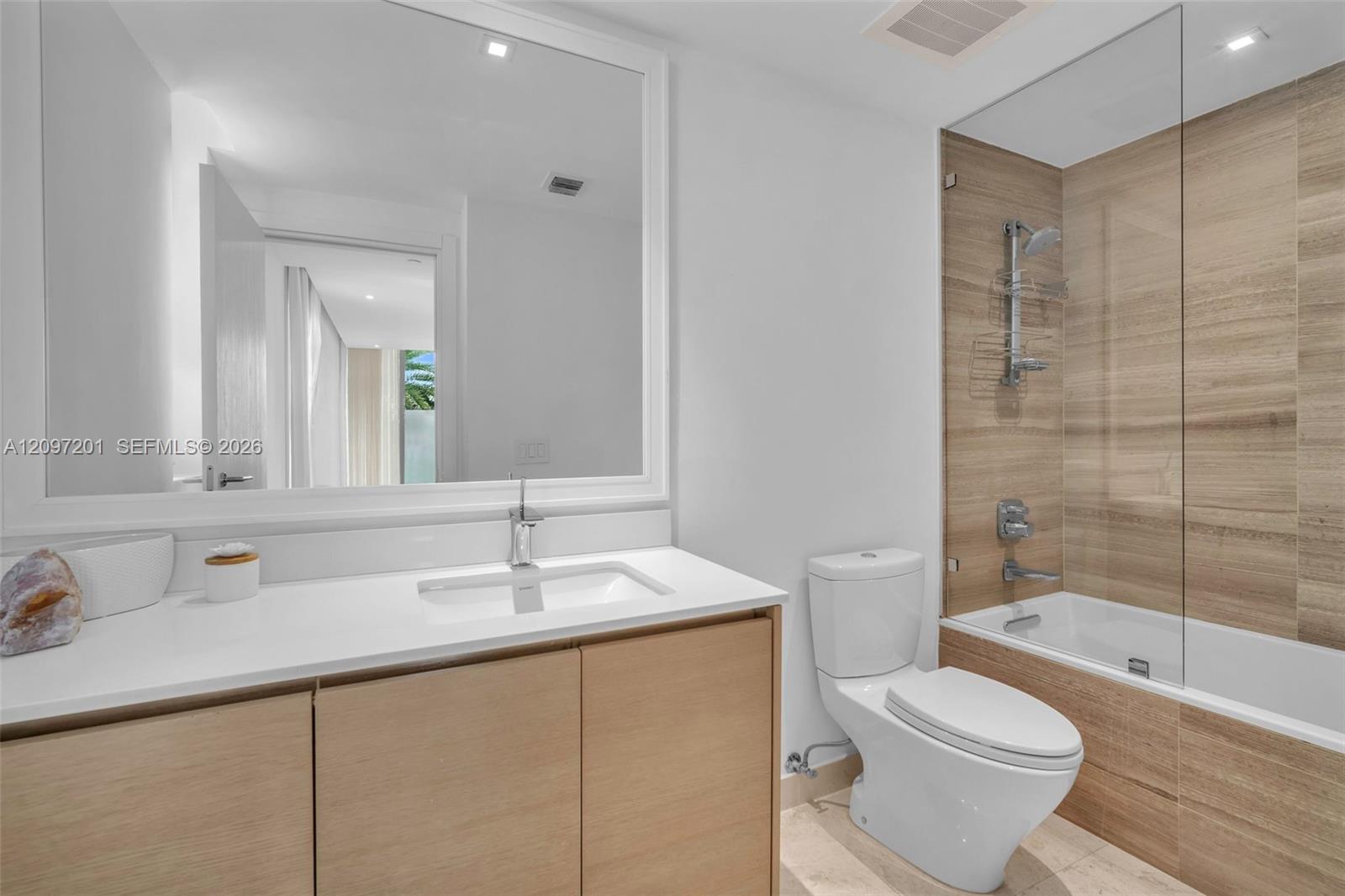 9501 Collins Ave # 1