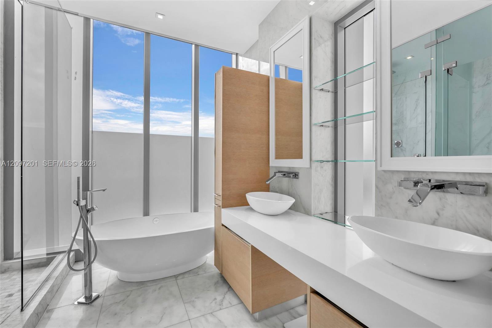 9501 Collins Ave # 1