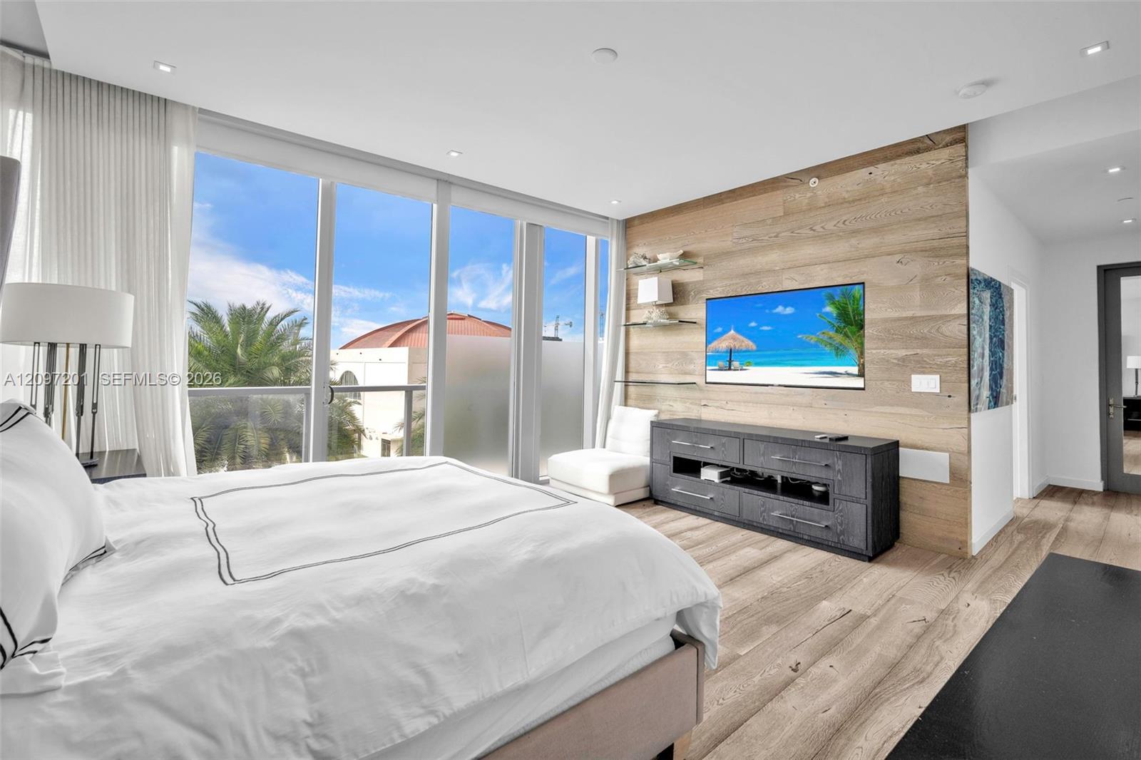 9501 Collins Ave # 1