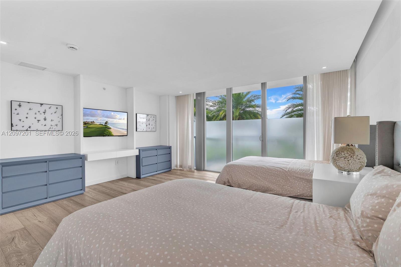 9501 Collins Ave # 1