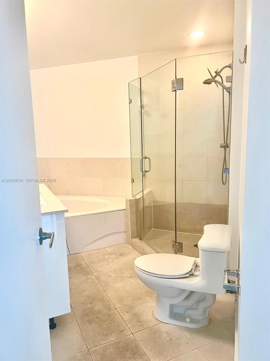 60 SW 13th St # 2824