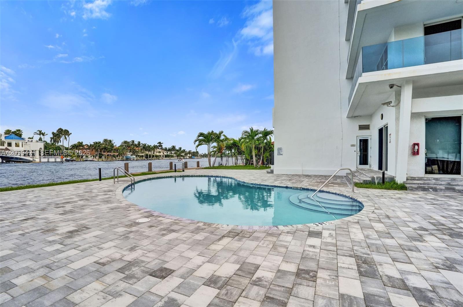 2639 N Riverside Dr # 203