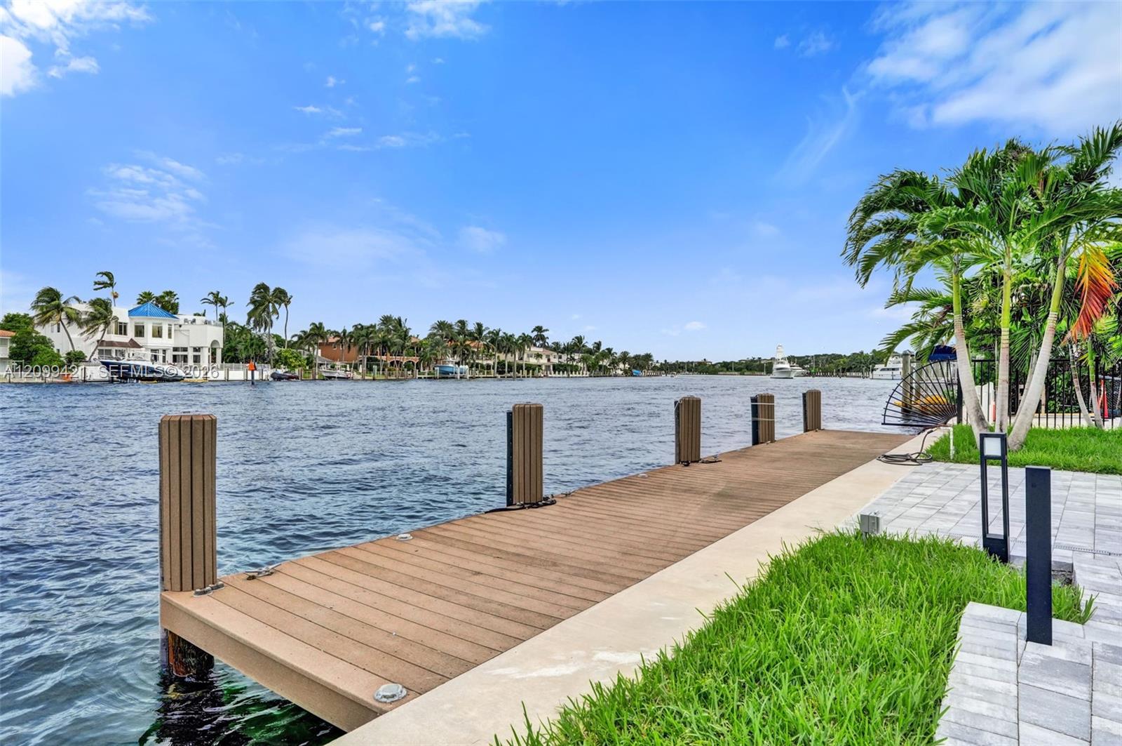 2639 N Riverside Dr # 203