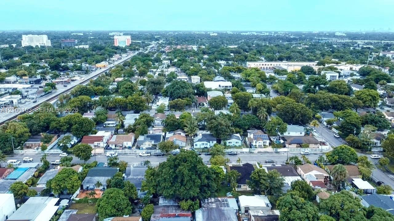 1085 NW 25th St