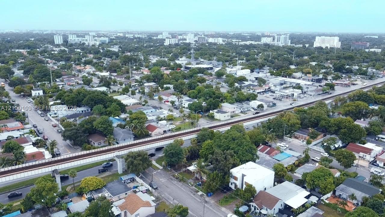 1085 NW 25th St