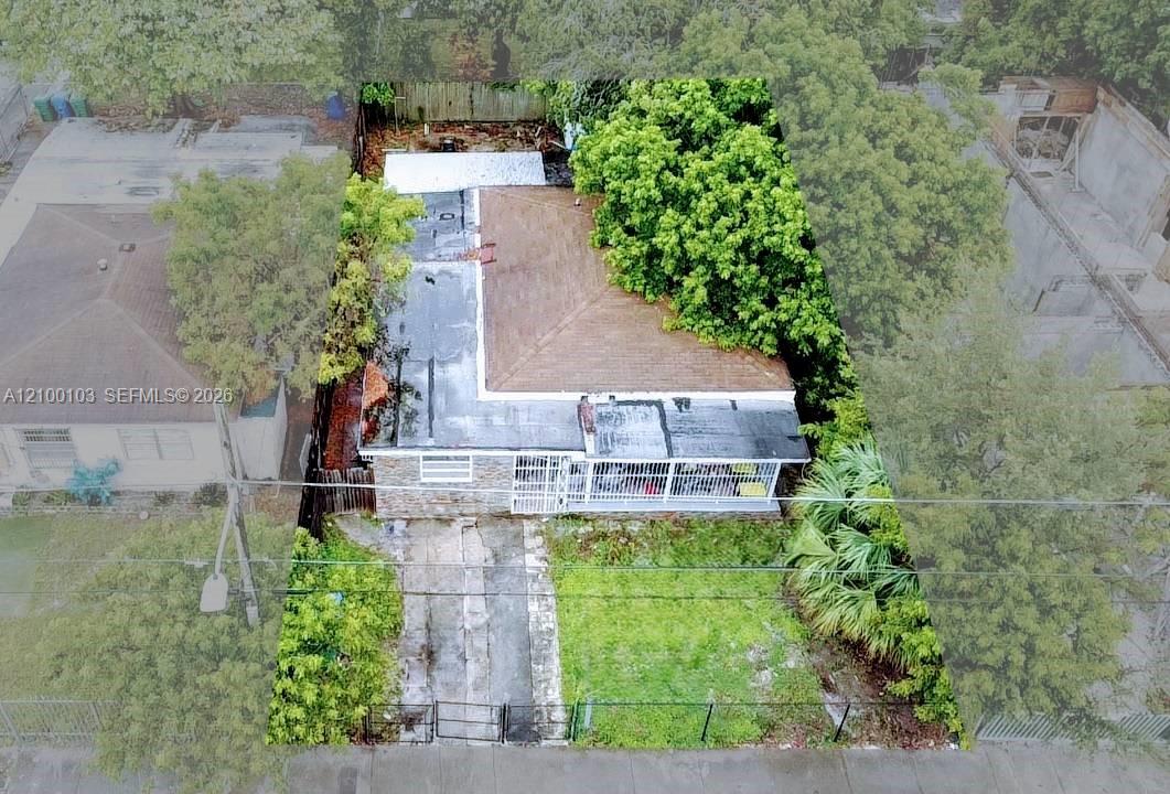 1085 NW 25th St
