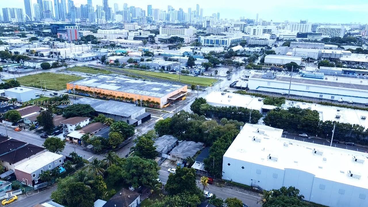 1085 NW 25th St