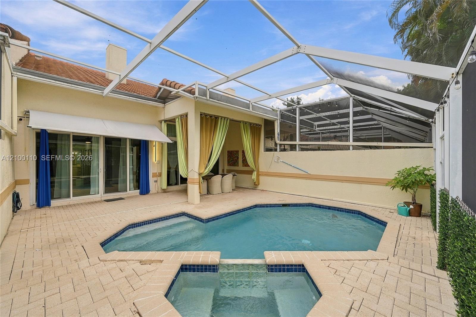 412 W Palm Aire Dr # 412