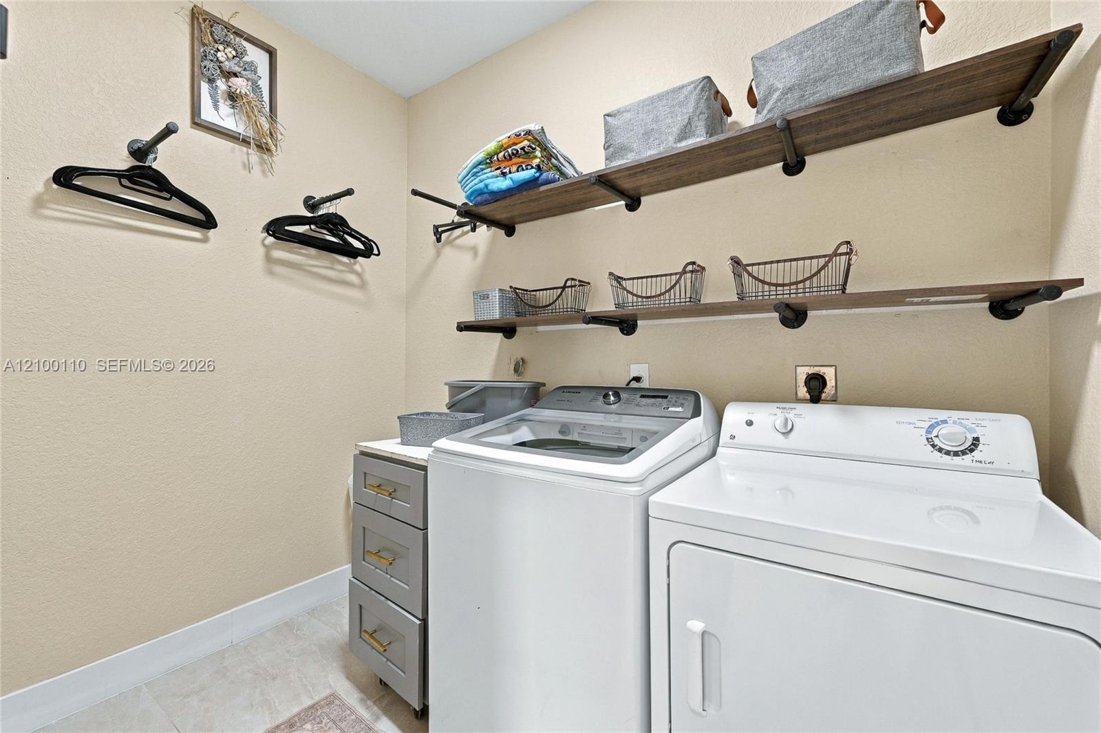 412 W Palm Aire Dr # 412