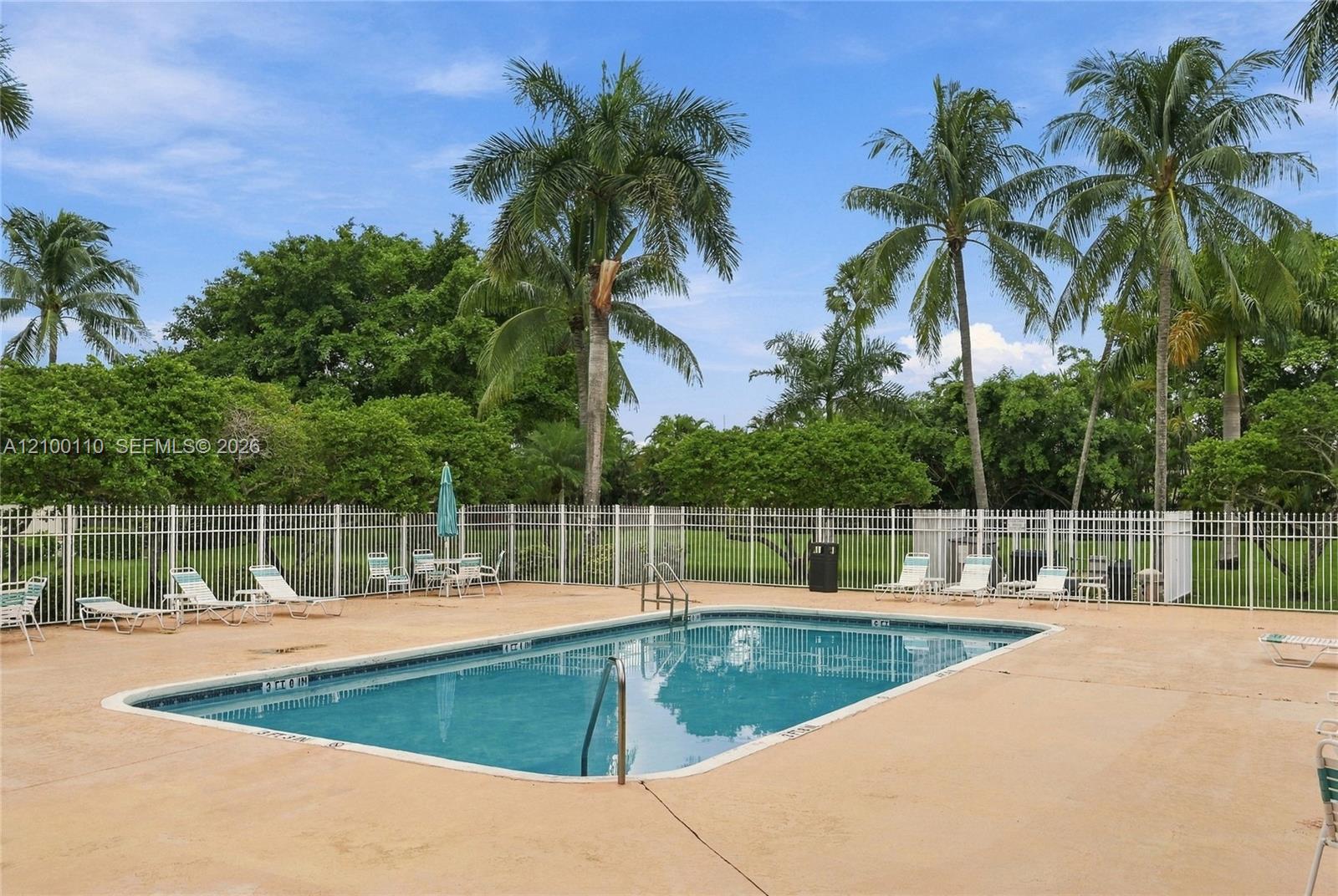 412 W Palm Aire Dr # 412