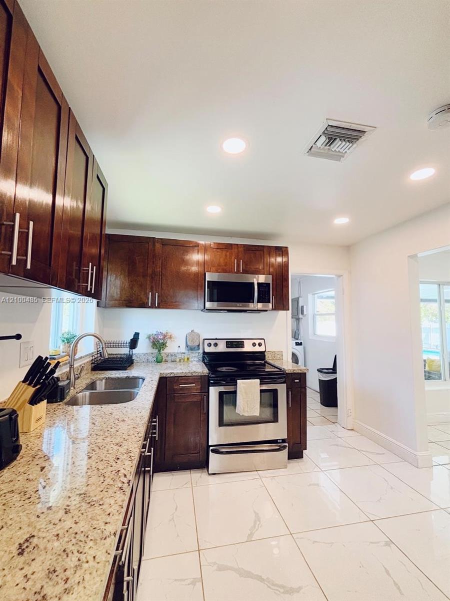 75 NW 206th Ter