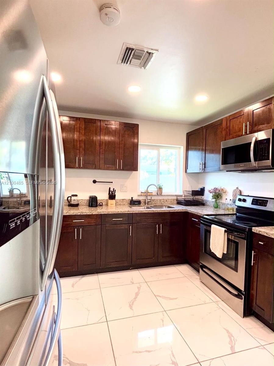 75 NW 206th Ter