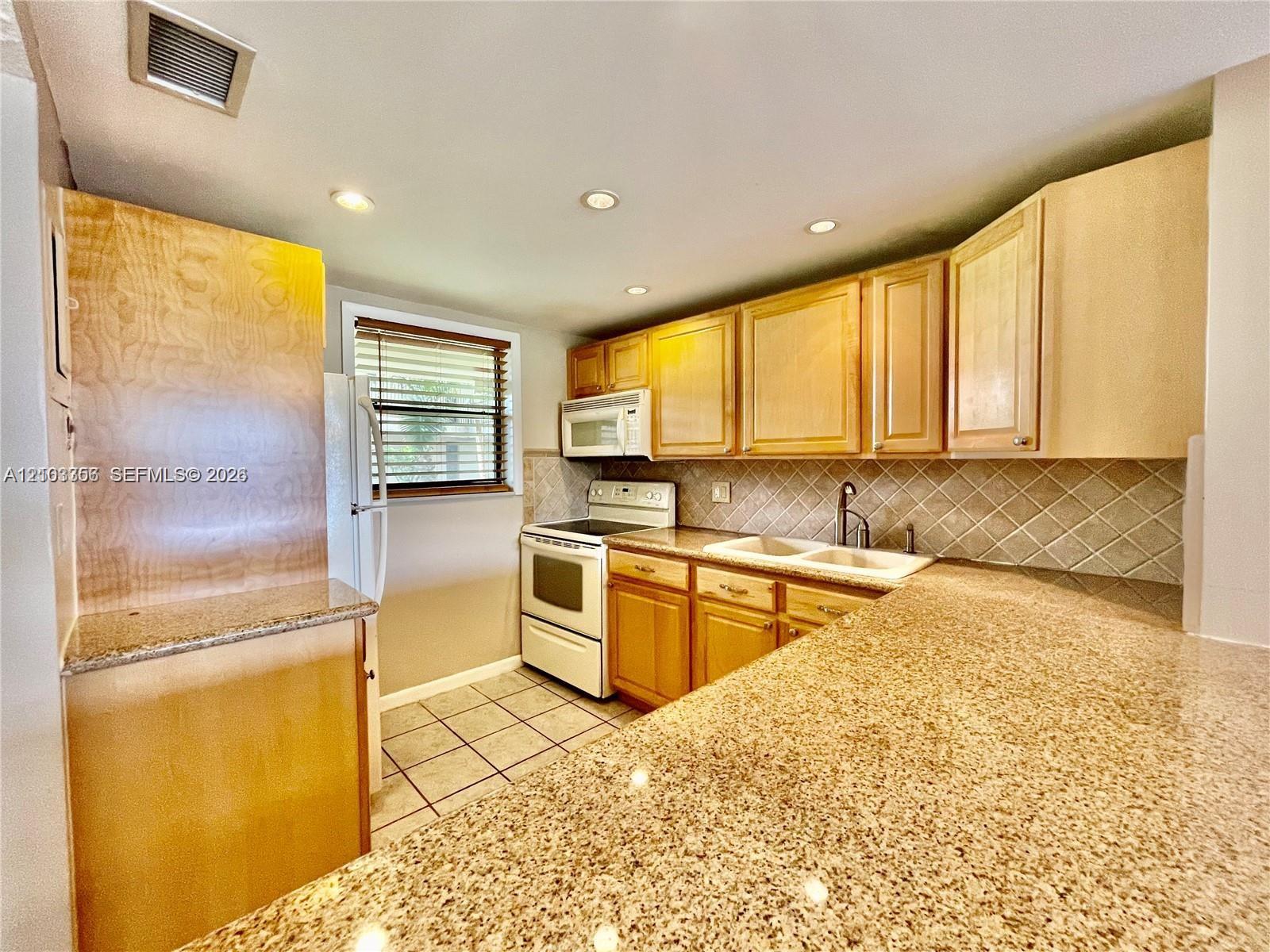 2309 S Cypress Bend Dr # 113C