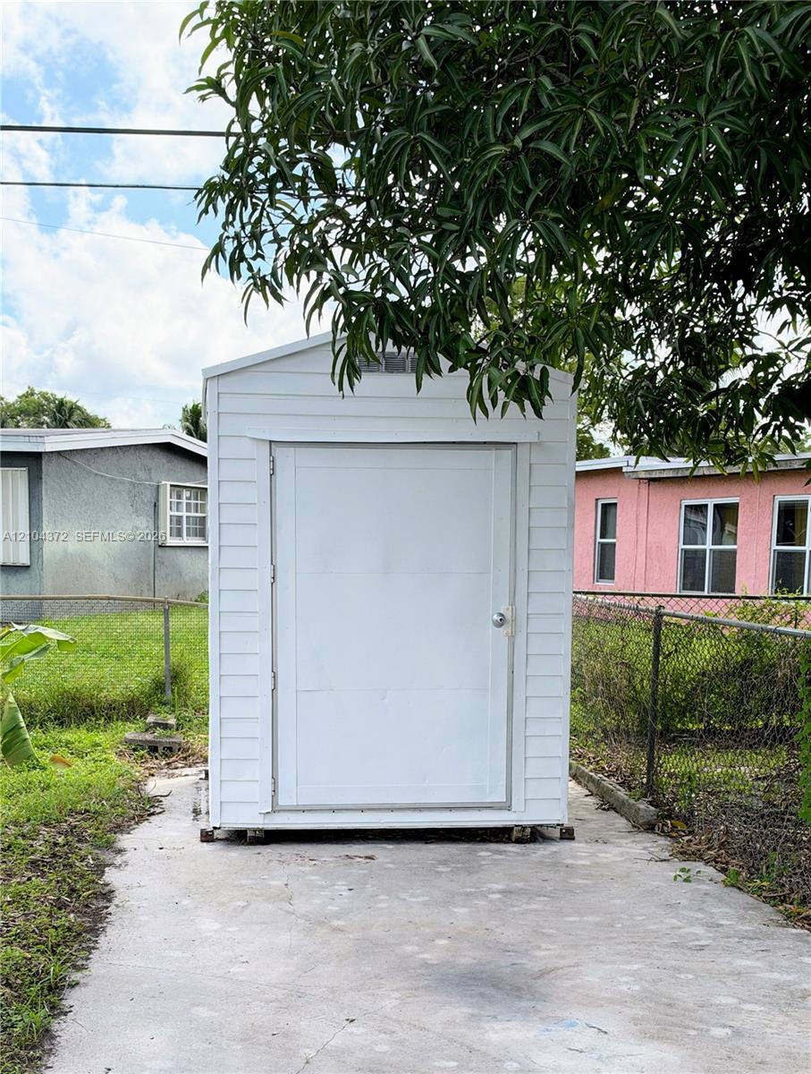 3260 NW 4th St