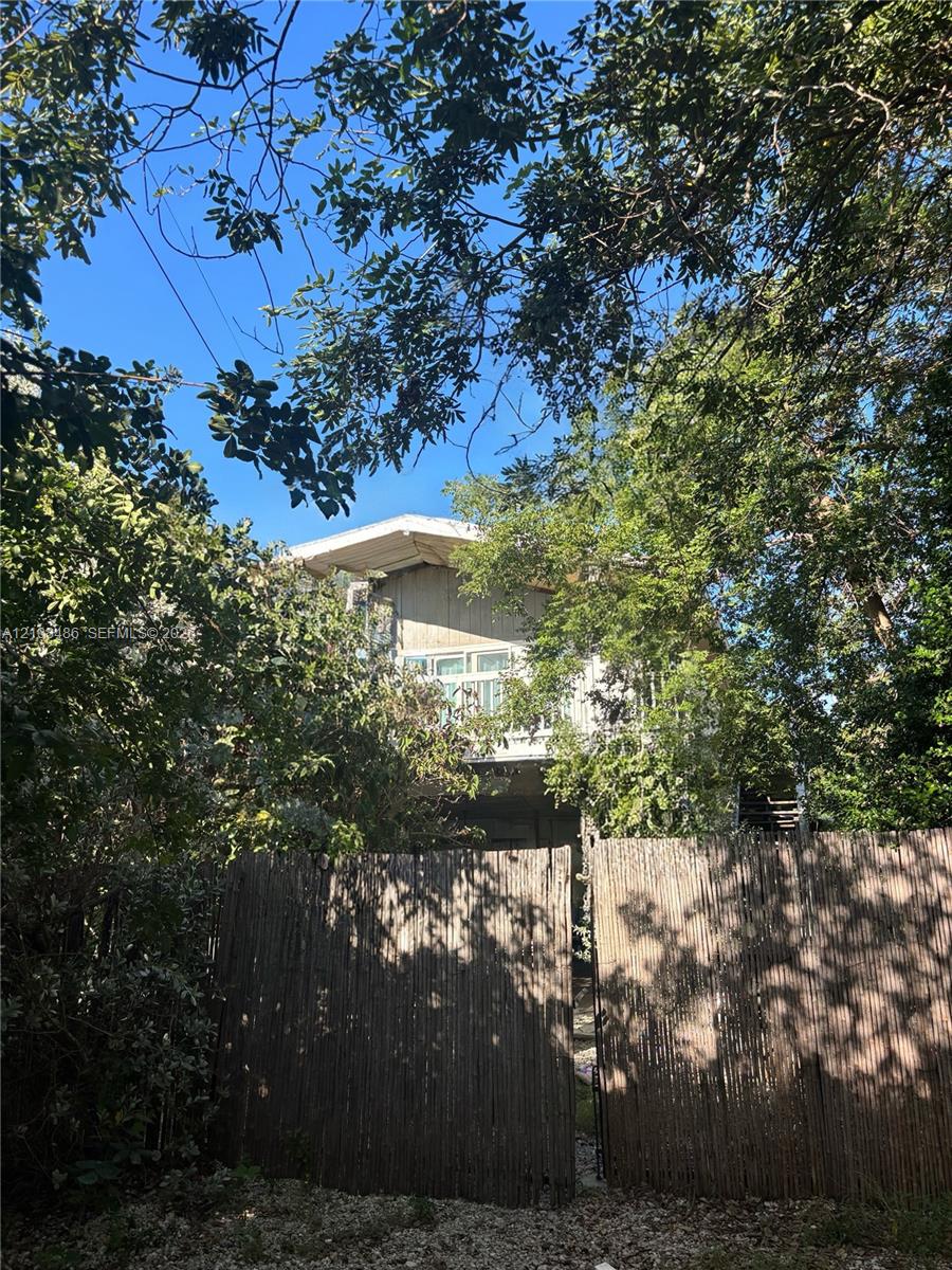 385 Orange Avenue