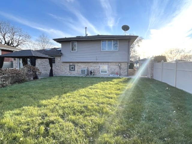 7642 W 105th Street