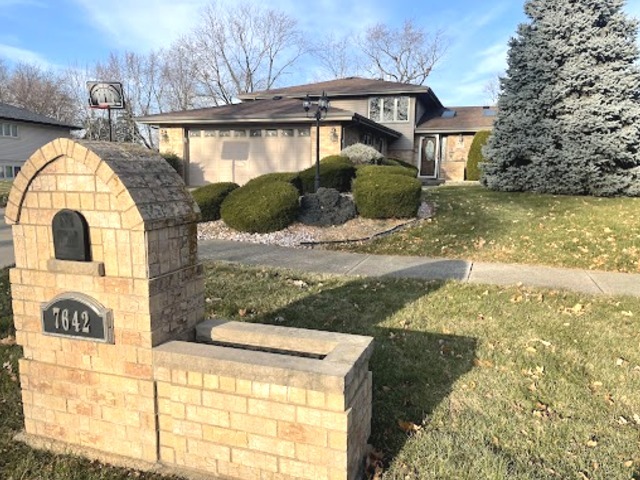 7642 W 105th Street