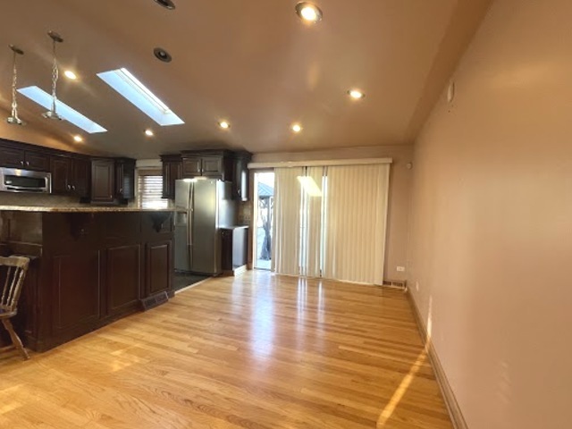 7642 W 105th Street