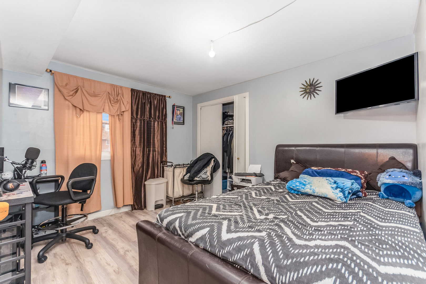 5850 W 87th Street Unit: 2C