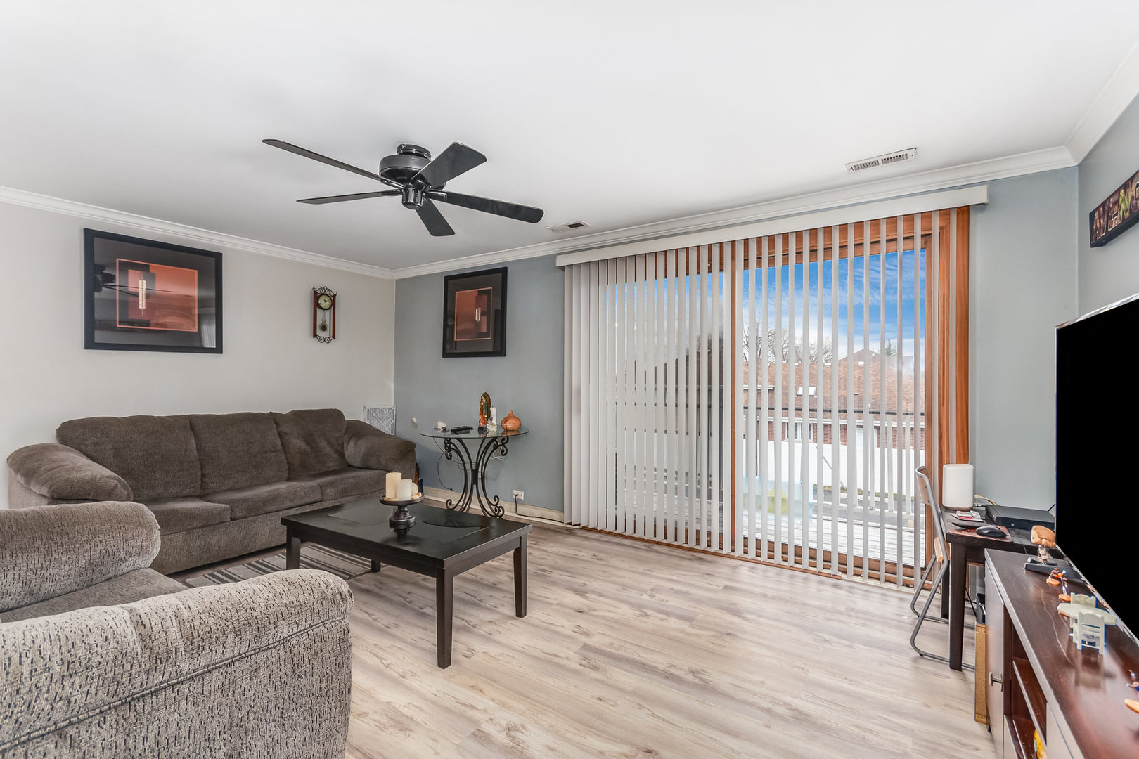 5850 W 87th Street Unit: 2C