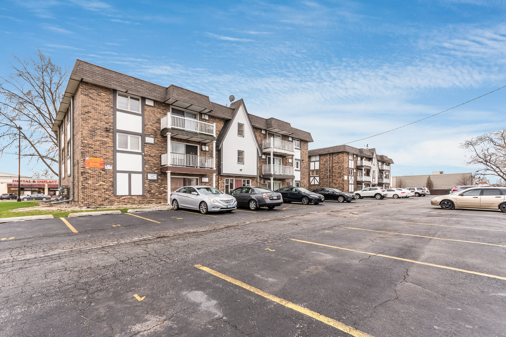 5850 W 87th Street Unit: 2C