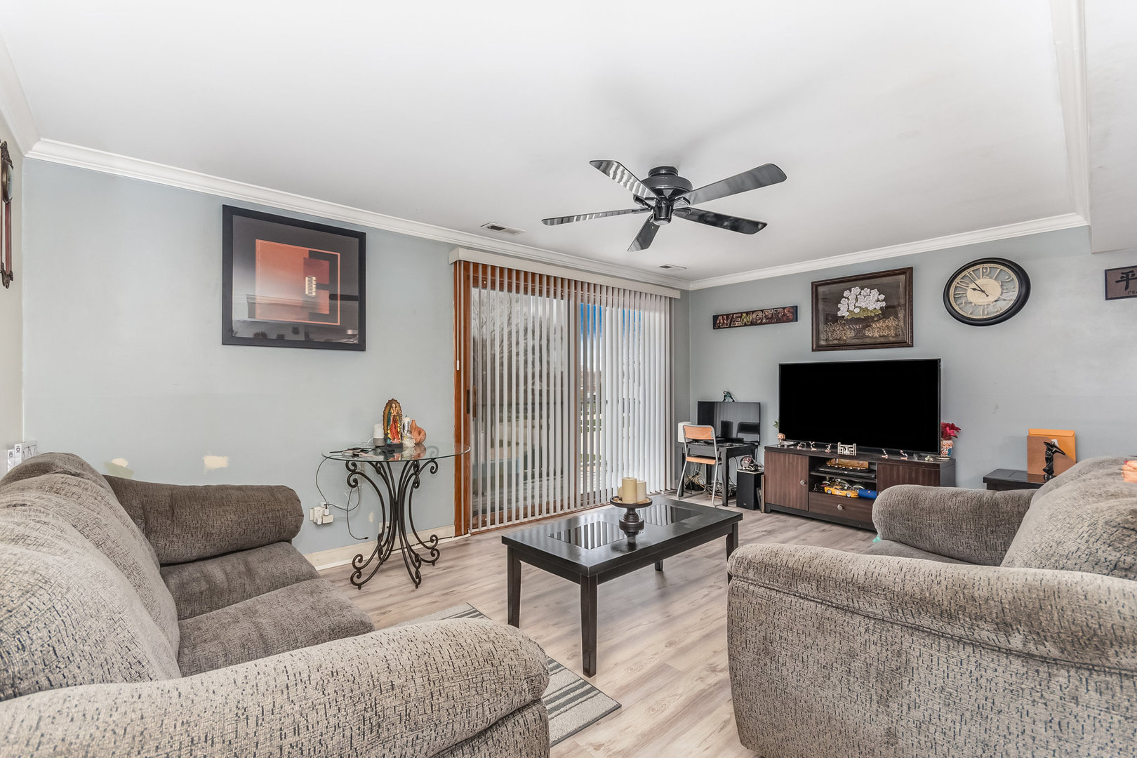 5850 W 87th Street Unit: 2C