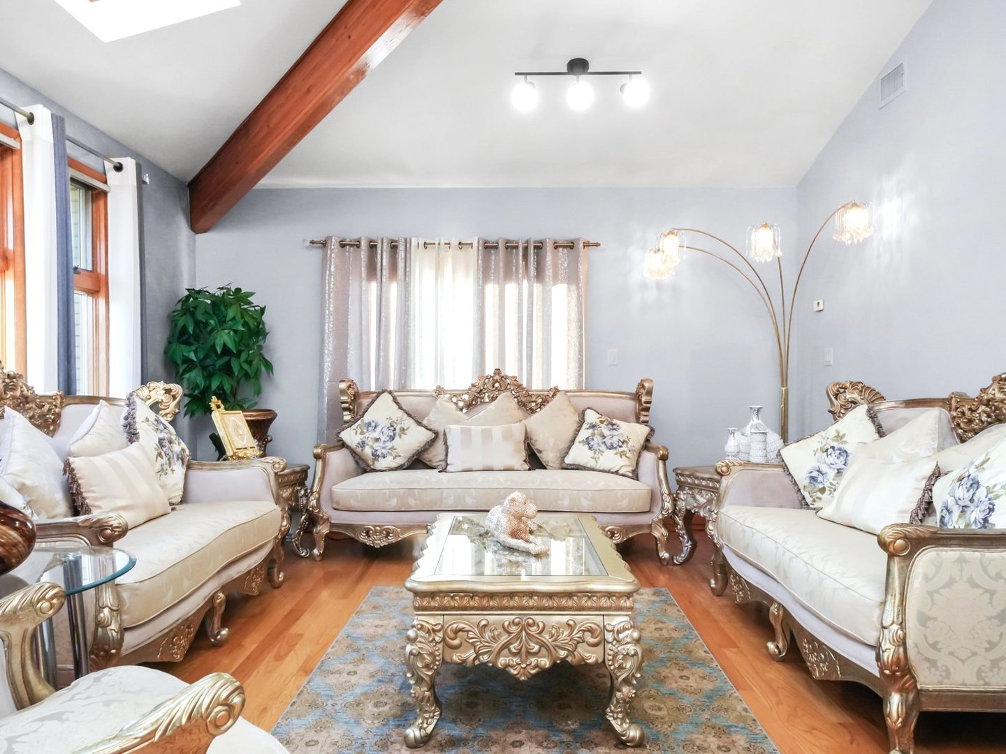 8705 W 92nd Place
