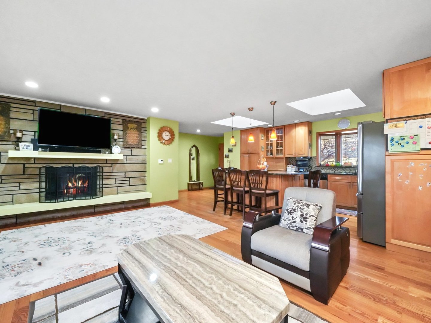 8705 W 92nd Place