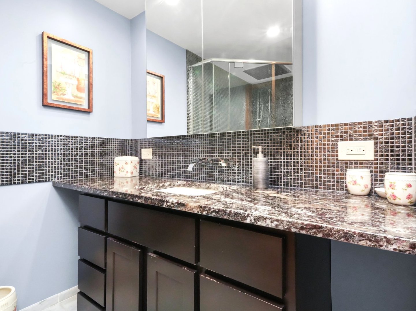 8705 W 92nd Place