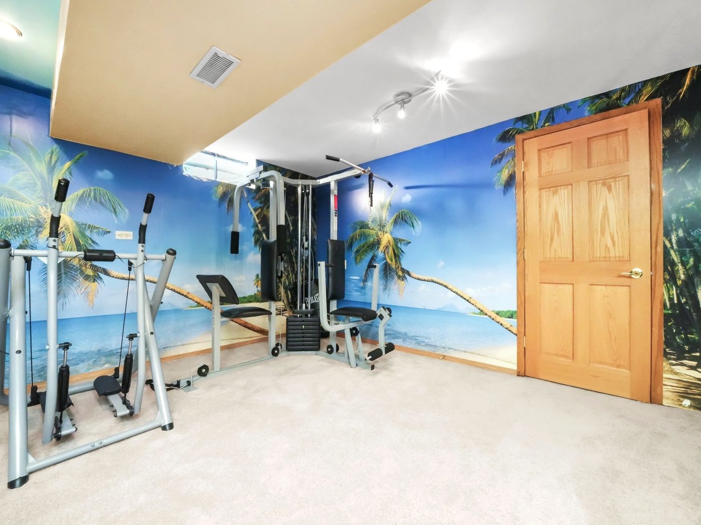 8705 W 92nd Place