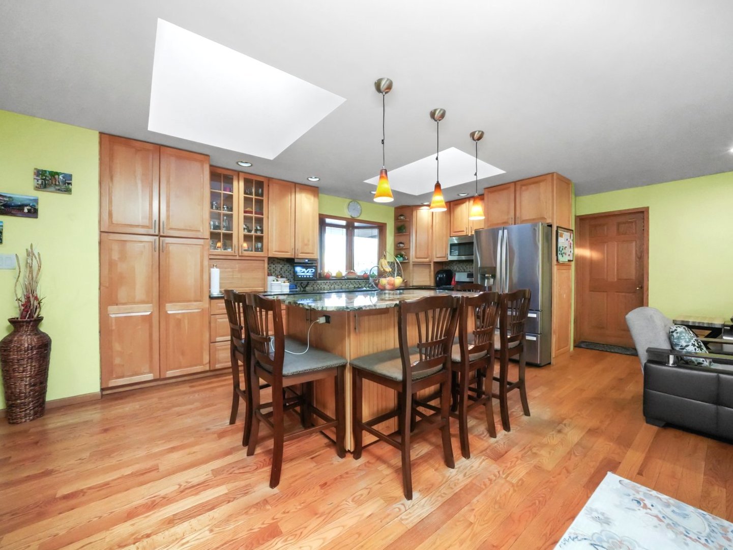 8705 W 92nd Place