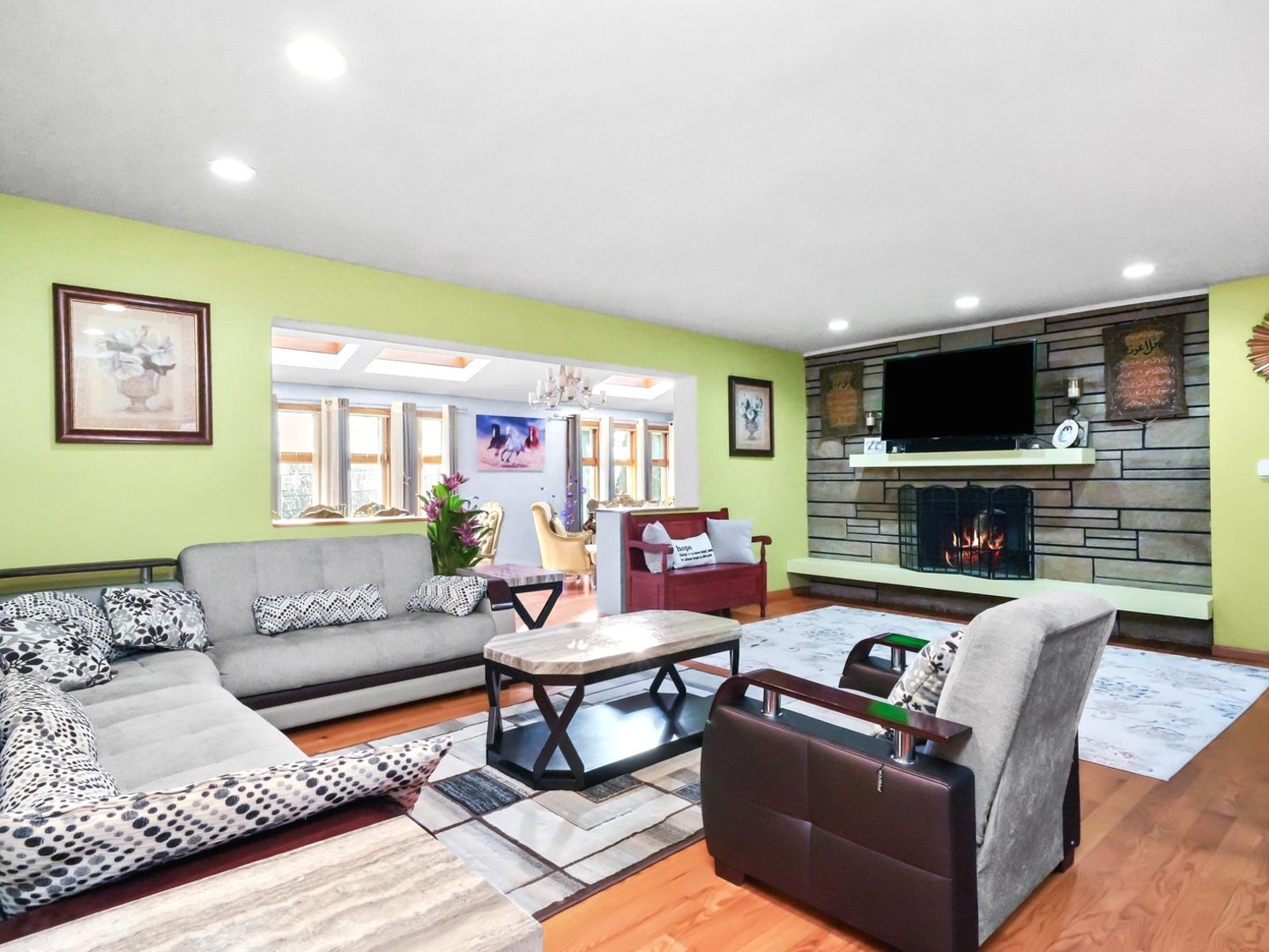 8705 W 92nd Place