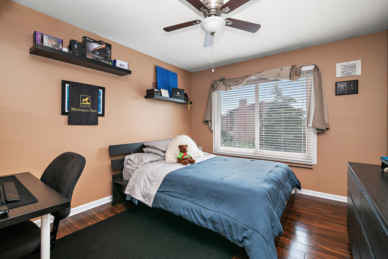 15810 Country Court Unit: 15810