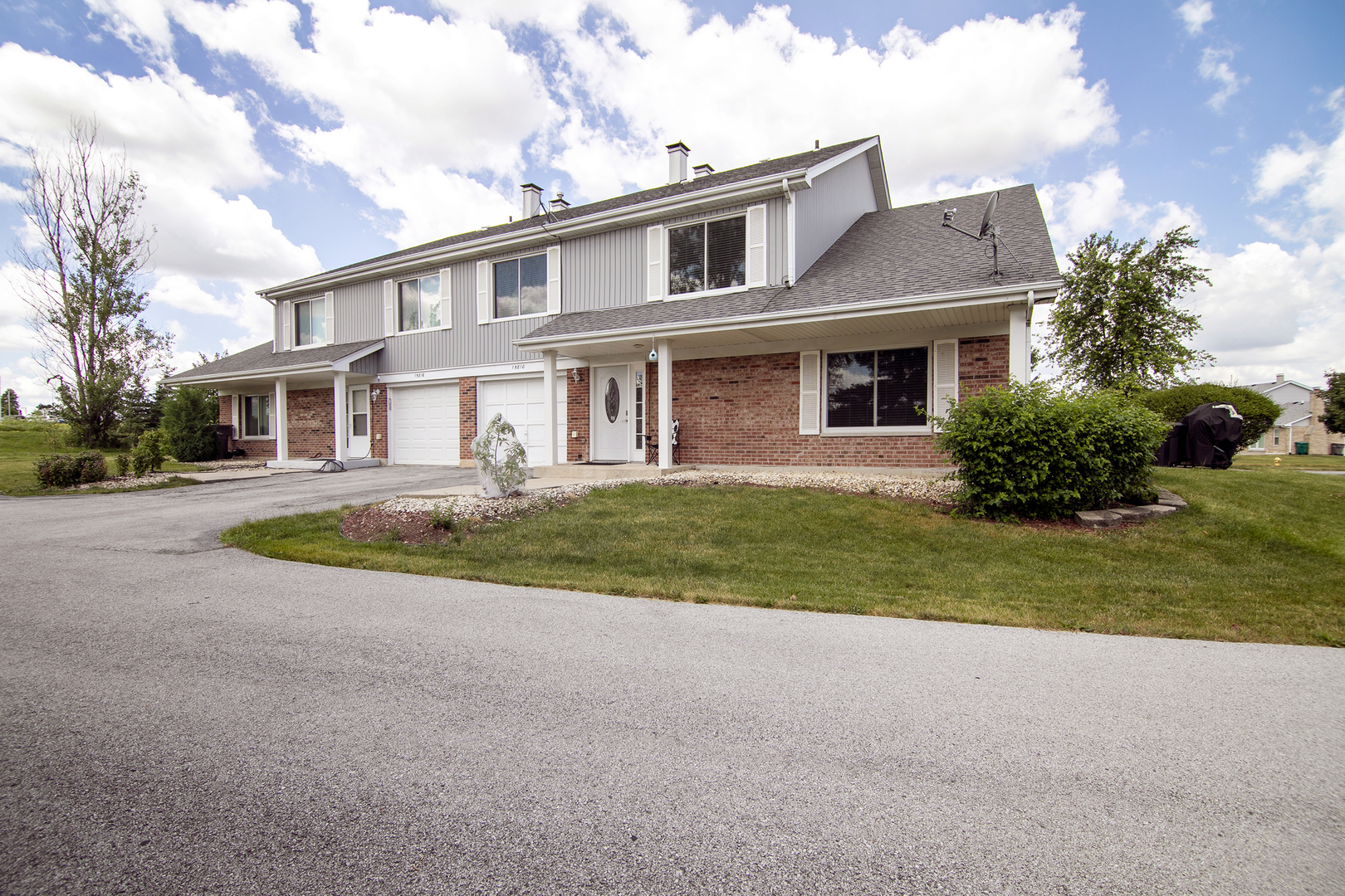15810 Country Court Unit: 15810