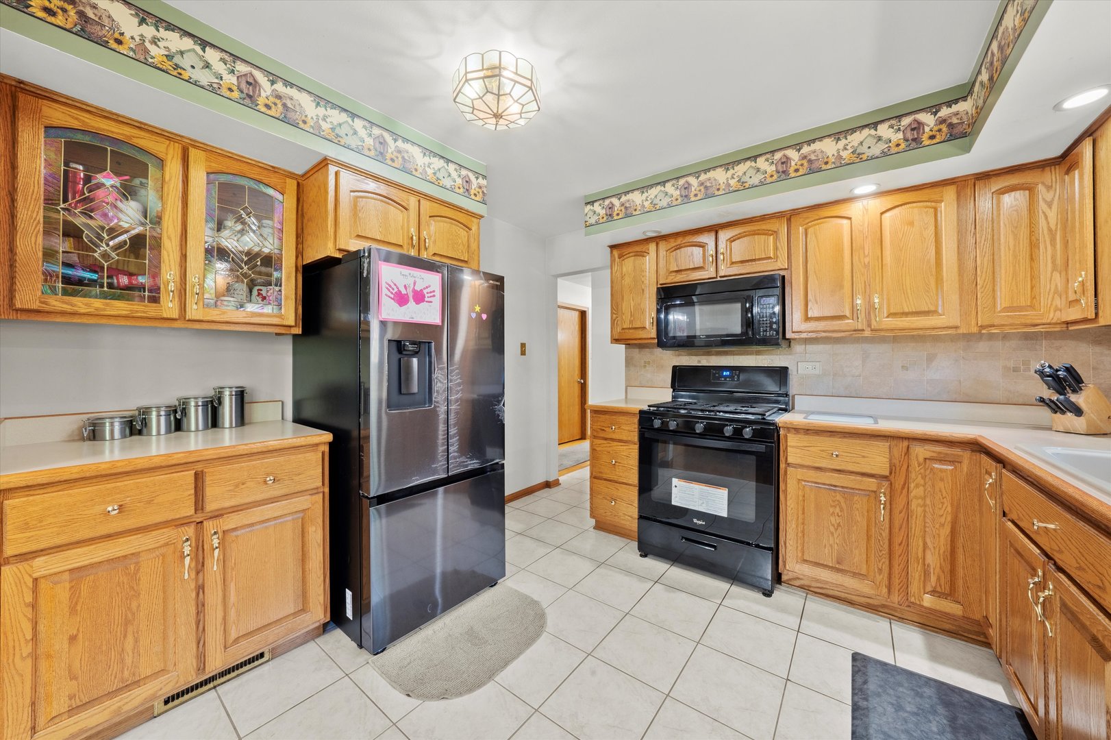6425 FORESTVIEW Drive