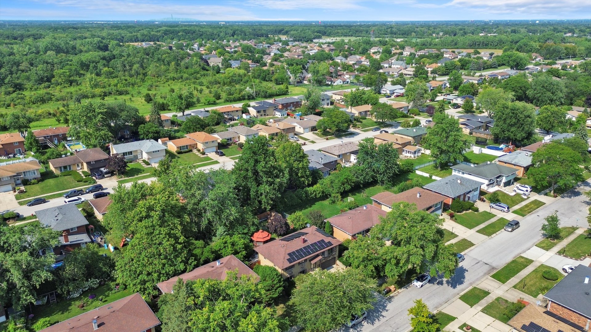 6425 FORESTVIEW Drive