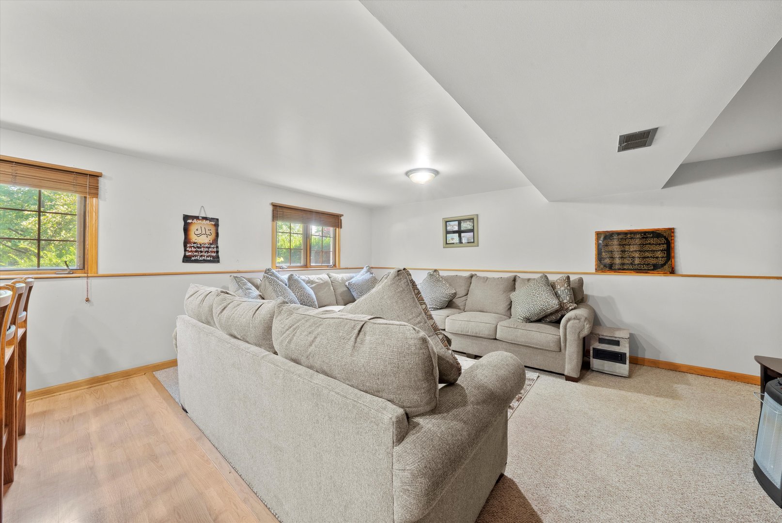6425 FORESTVIEW Drive
