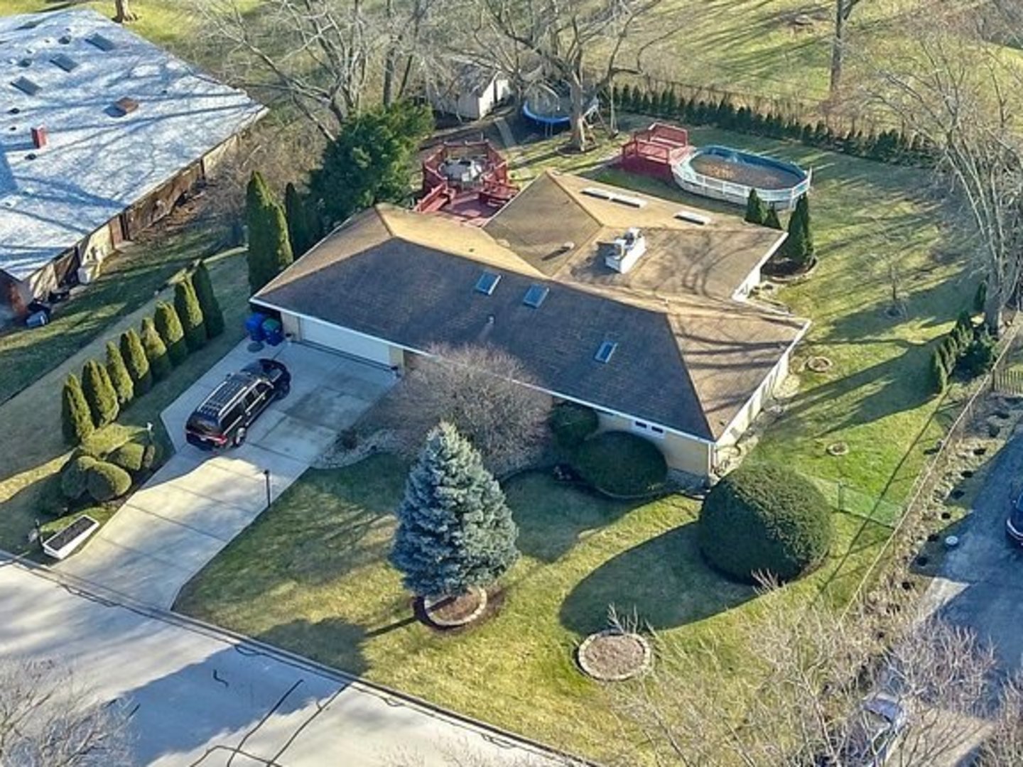 8705 W 92nd Place