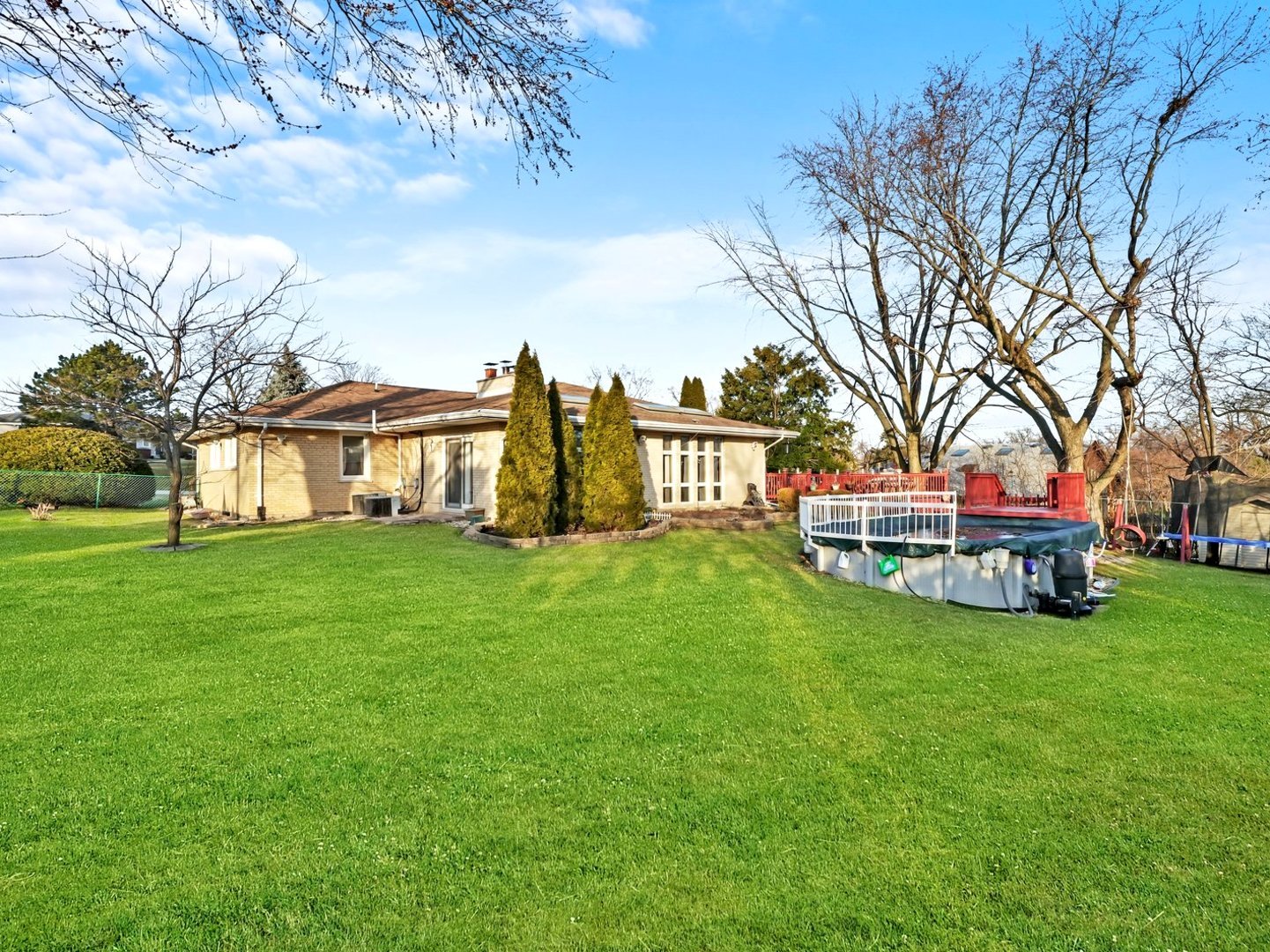 8705 W 92nd Place