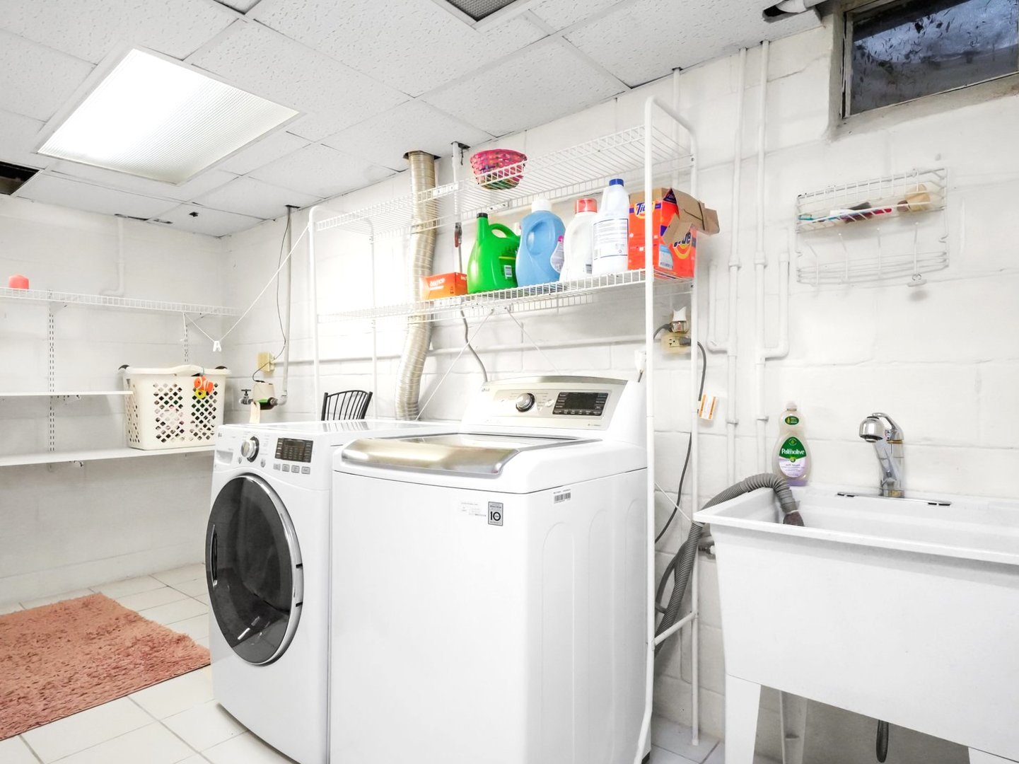 8705 W 92nd Place
