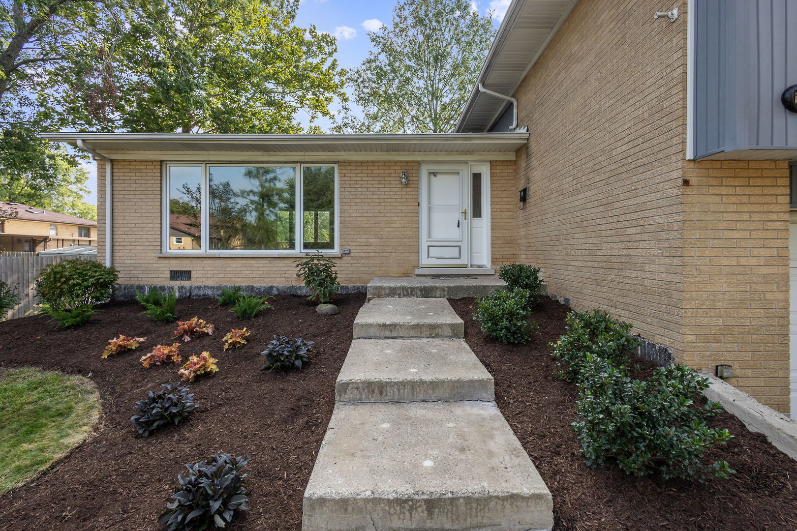 15205 Linden Drive