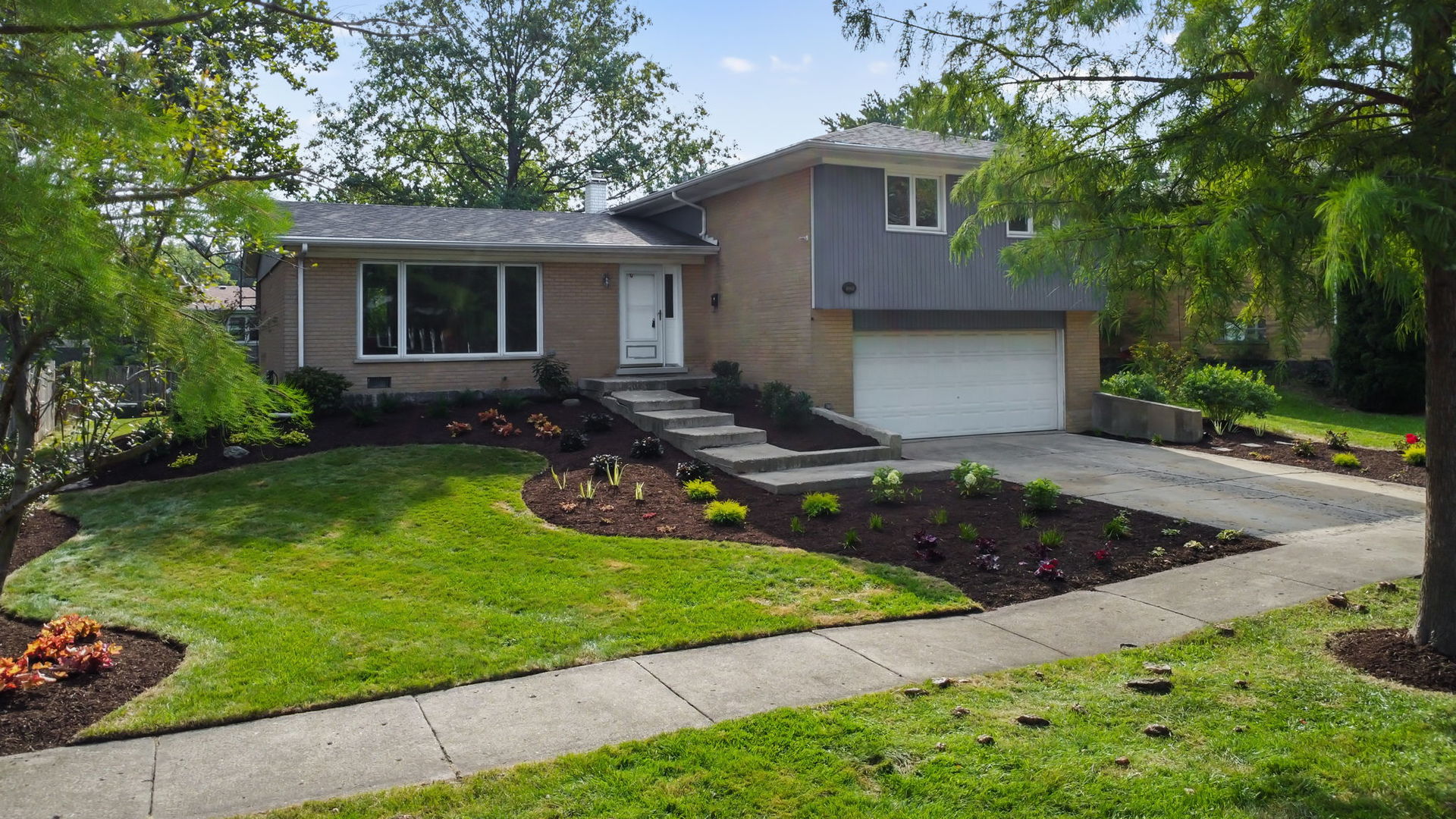 15205 Linden Drive