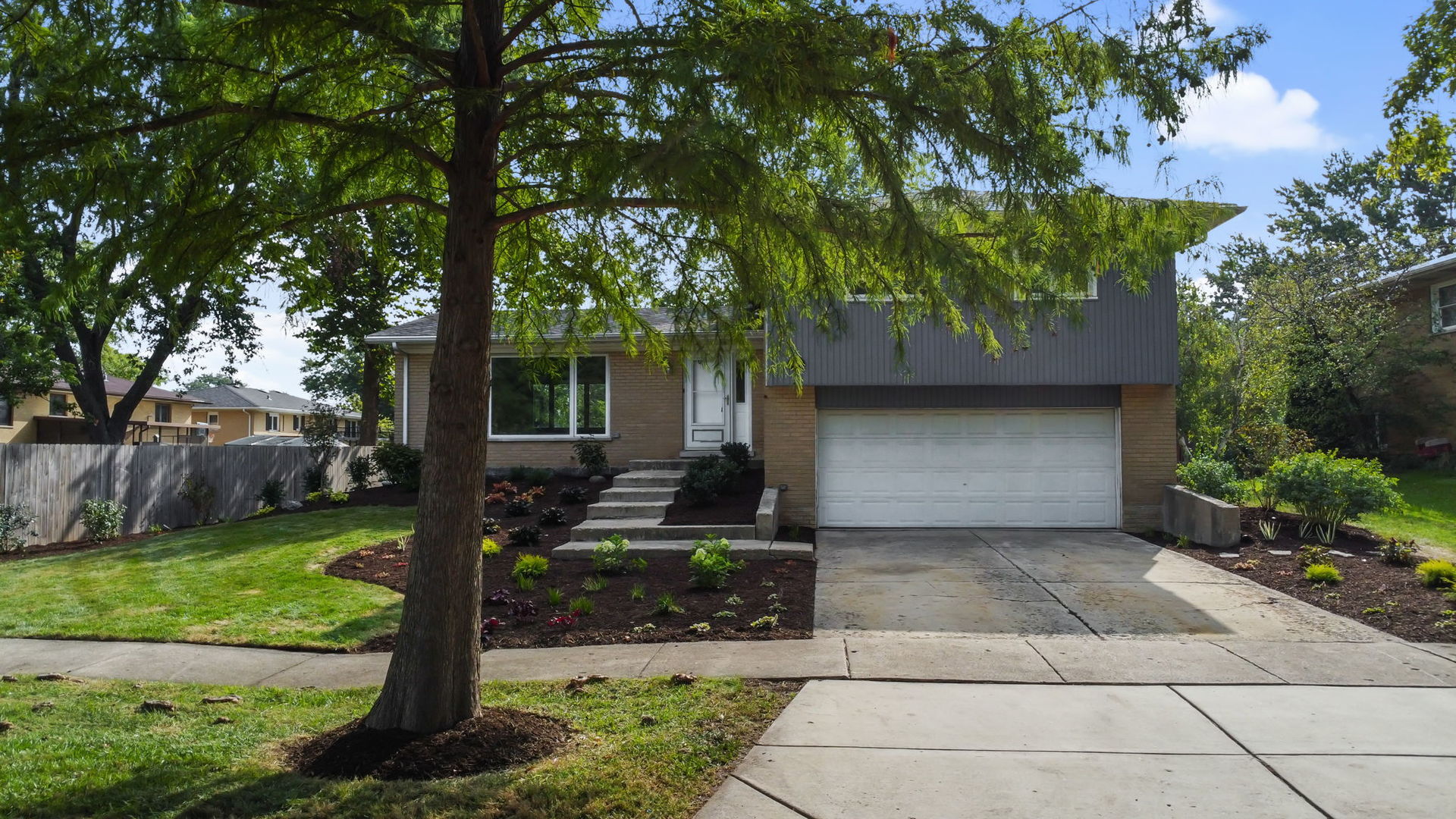 15205 Linden Drive