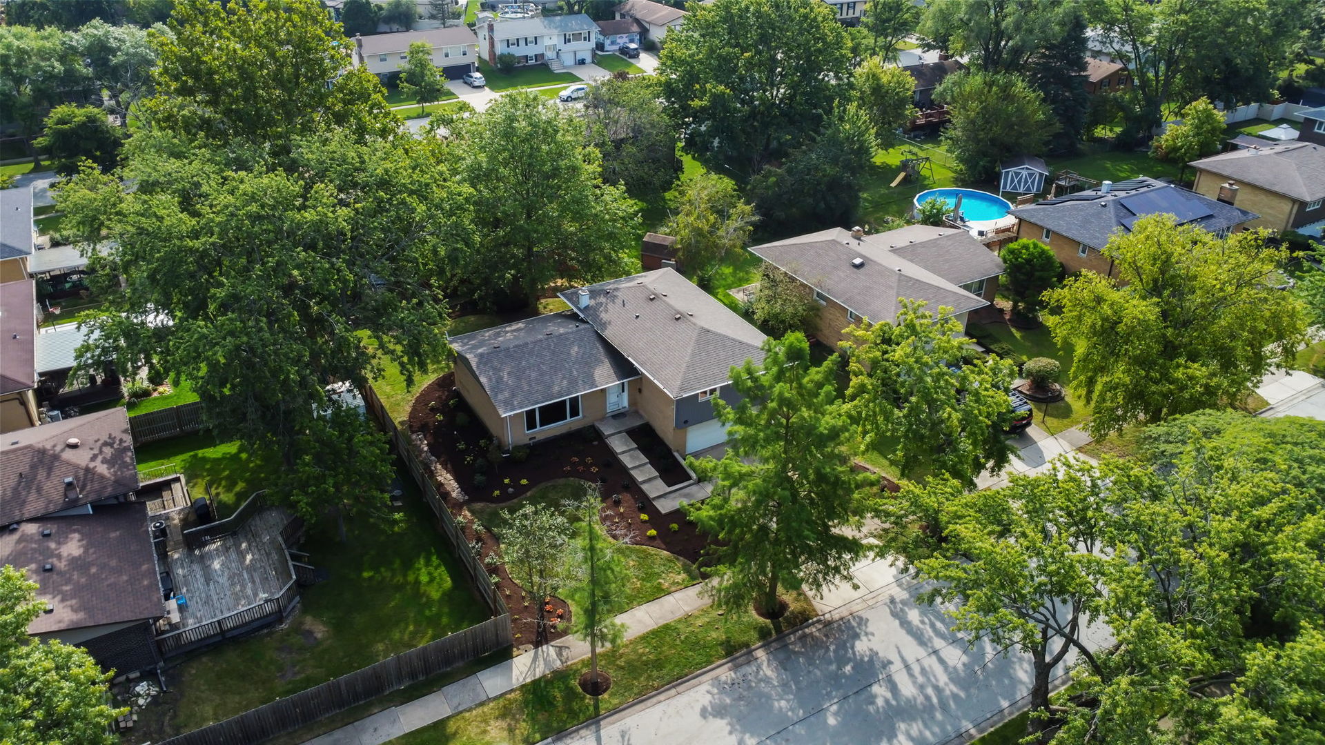 15205 Linden Drive