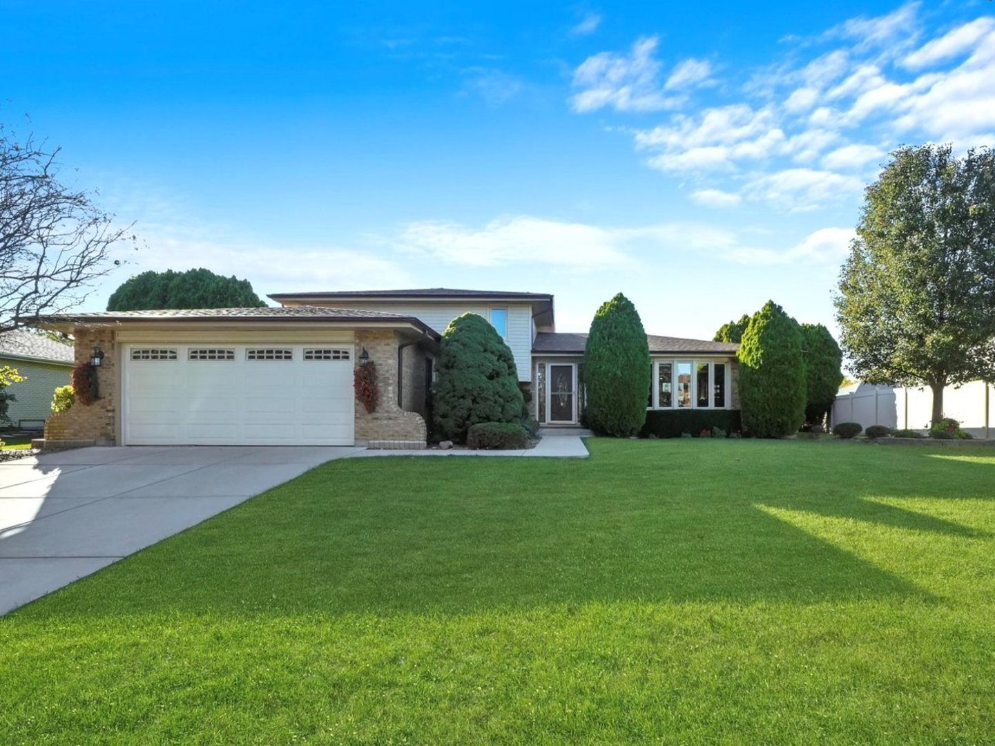 15332 Stradford Lane