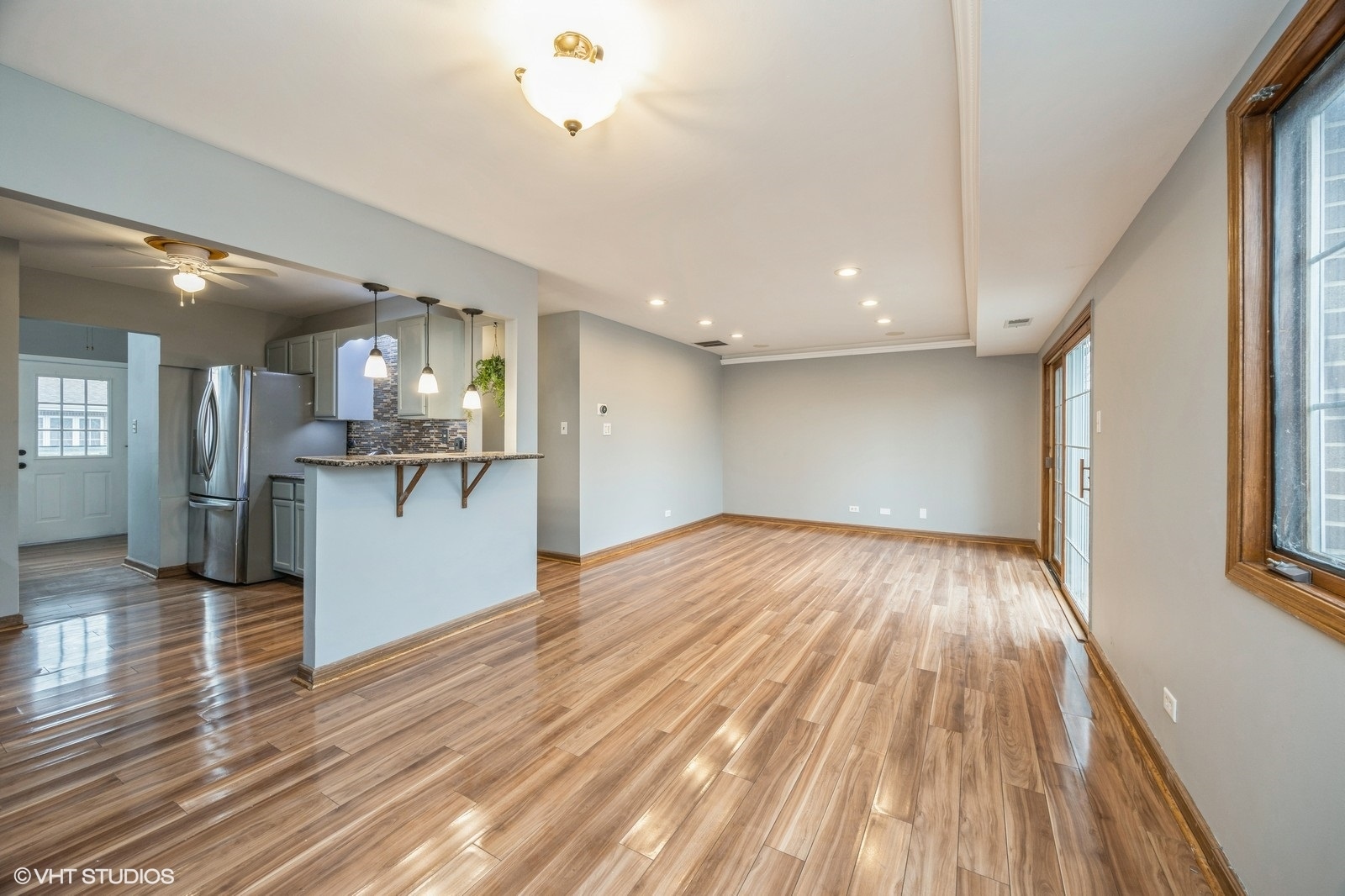 11030 S ROBERTS Road Unit: 3